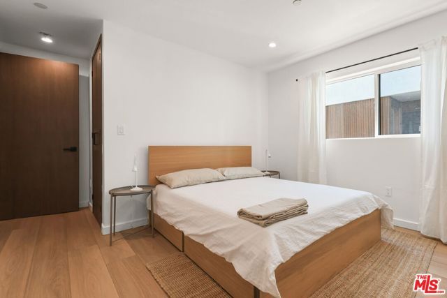 843 N Mariposa Avenue 2, Los Angeles, CA 90029