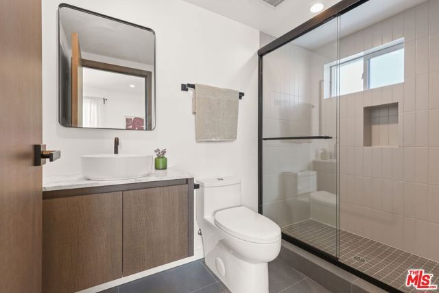 843 N Mariposa Avenue 2, Los Angeles, CA 90029