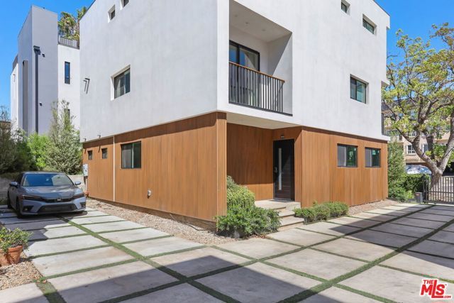 843 N Mariposa Avenue 2, Los Angeles, CA 90029