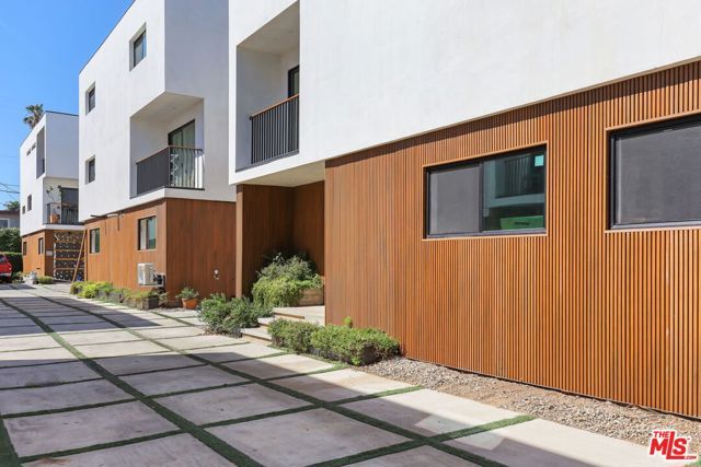 843 N Mariposa Avenue 2, Los Angeles, CA 90029