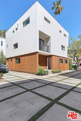 843 N Mariposa Avenue 2, Los Angeles, CA 90029
