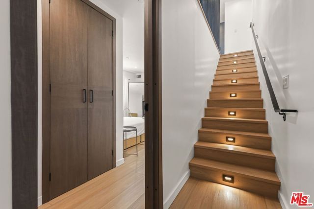 843 N Mariposa Avenue 2, Los Angeles, CA 90029