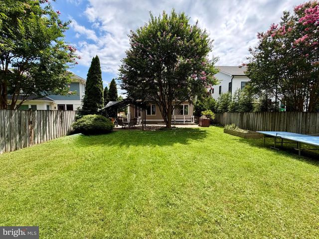904 LINCOLN AVE, Falls Church, VA 22046