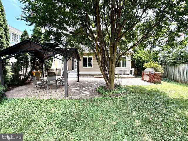 904 LINCOLN AVE, Falls Church, VA 22046