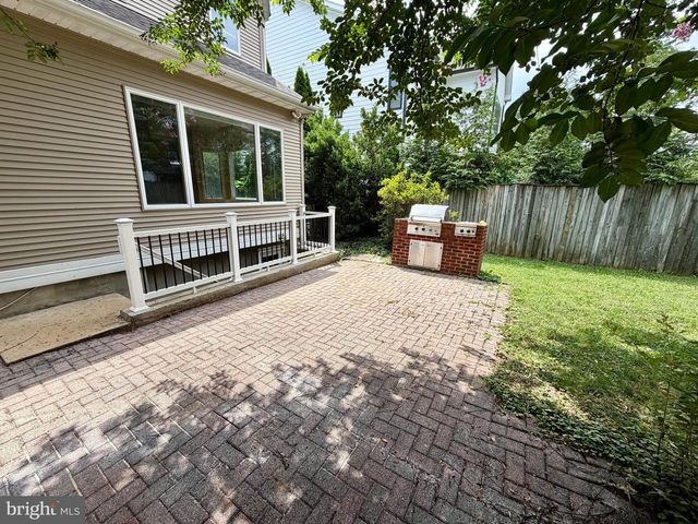 904 LINCOLN AVE, Falls Church, VA 22046