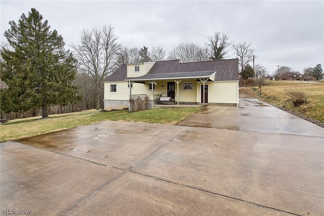 613 S Court Street, Harrisville, WV 26362