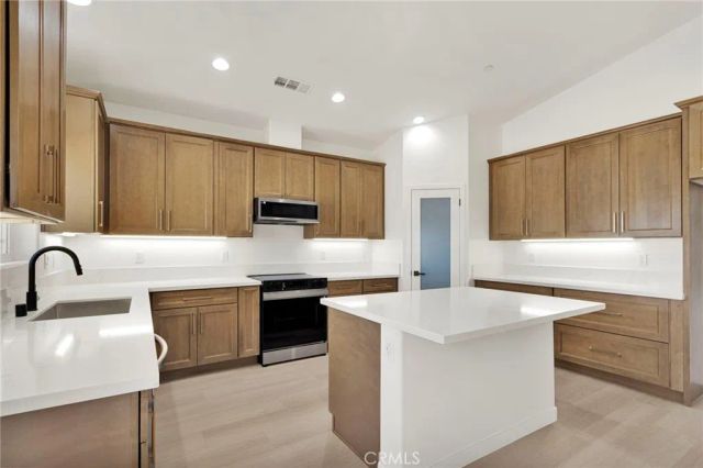 20112 Sahale Road, Apple Valley, CA 92307