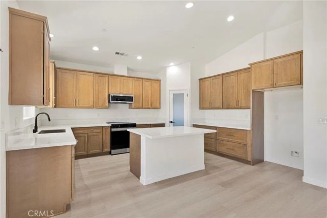 20112 Sahale Road, Apple Valley, CA 92307