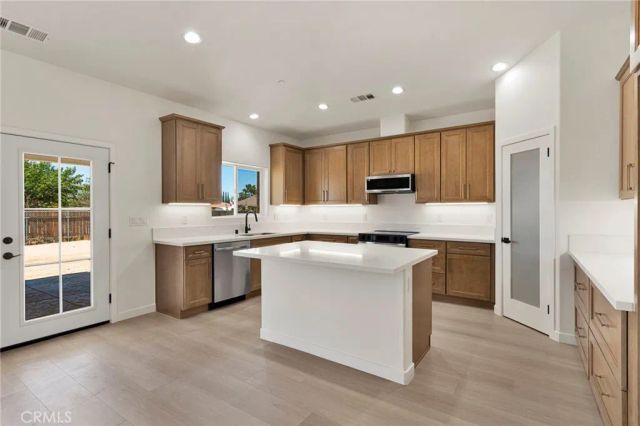 20112 Sahale Road, Apple Valley, CA 92307
