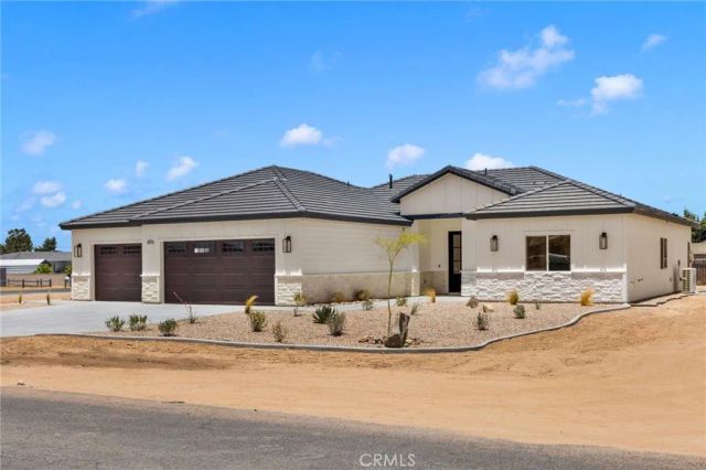 20112 Sahale Road, Apple Valley, CA 92307