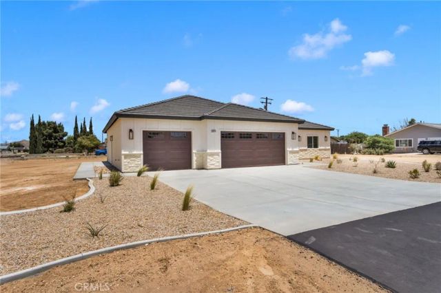 20112 Sahale Road, Apple Valley, CA 92307