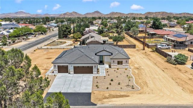 20112 Sahale Road, Apple Valley, CA 92307