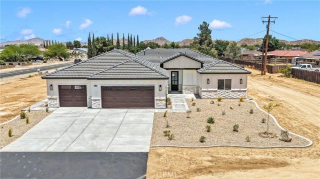 20112 Sahale Road, Apple Valley, CA 92307