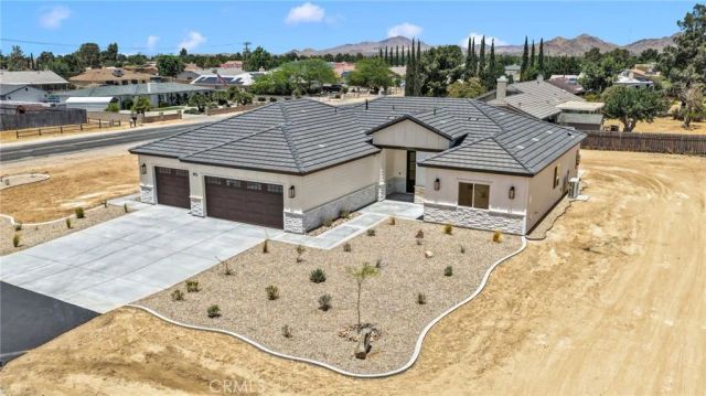 20112 Sahale Road, Apple Valley, CA 92307