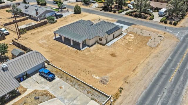 20112 Sahale Road, Apple Valley, CA 92307