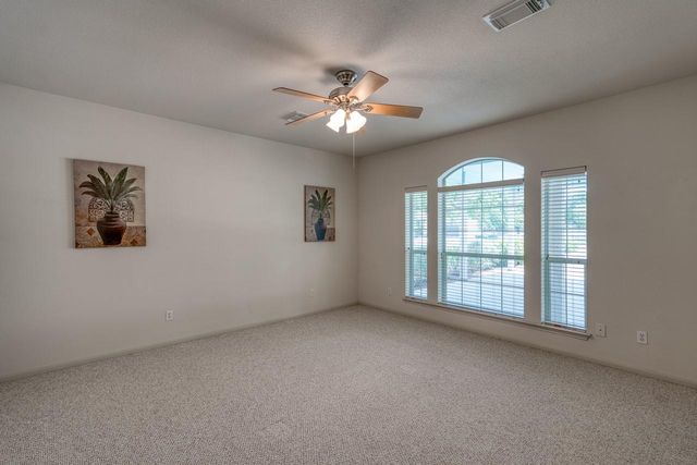 521 E Briarway DR, Granite Shoals, TX 78654