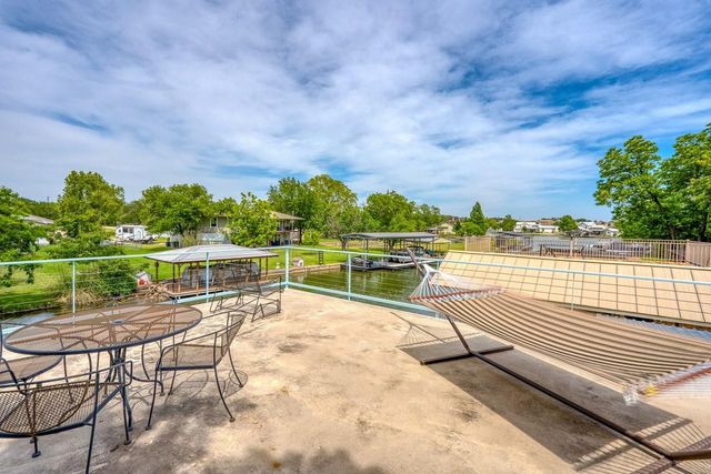 521 E Briarway DR, Granite Shoals, TX 78654