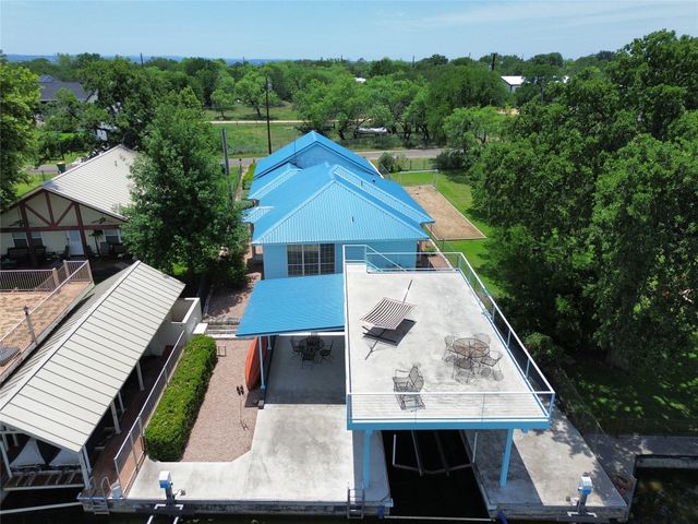 521 E Briarway DR, Granite Shoals, TX 78654