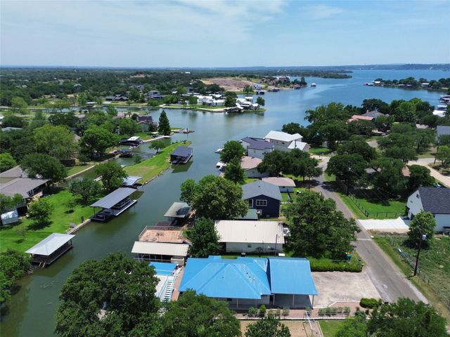 521 E Briarway DR, Granite Shoals, TX 78654
