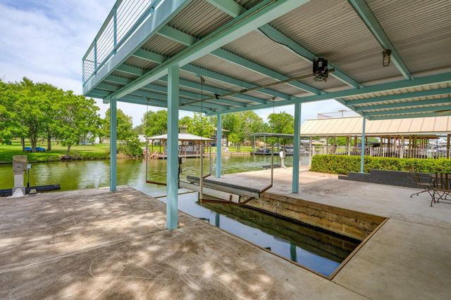 521 E Briarway DR, Granite Shoals, TX 78654