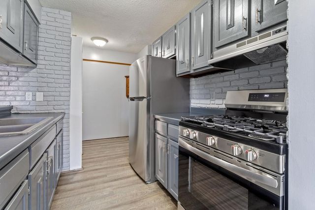 6047 72nd Lane N, Brooklyn Park, MN 55429