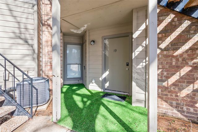 1608 Pecan Chase Circle 19, Arlington, TX 76012
