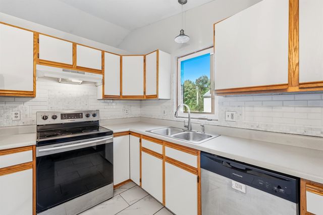 3 Rustic Lane, East Kingston, NH 03827