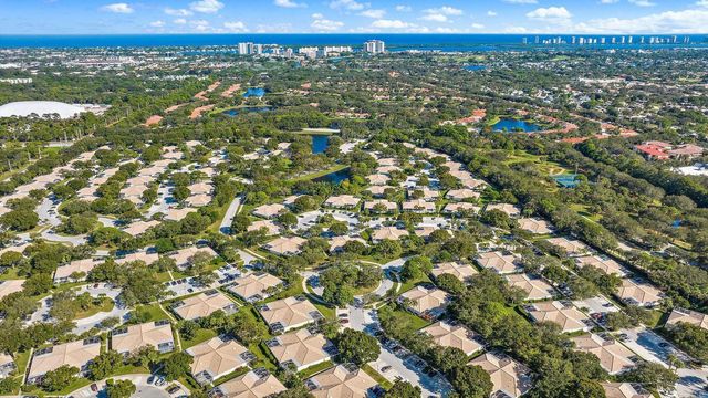 7801 Geminata Oak Court, Palm Beach Gardens, FL 33410