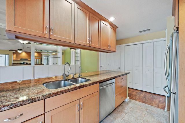 7801 Geminata Oak Court, Palm Beach Gardens, FL 33410