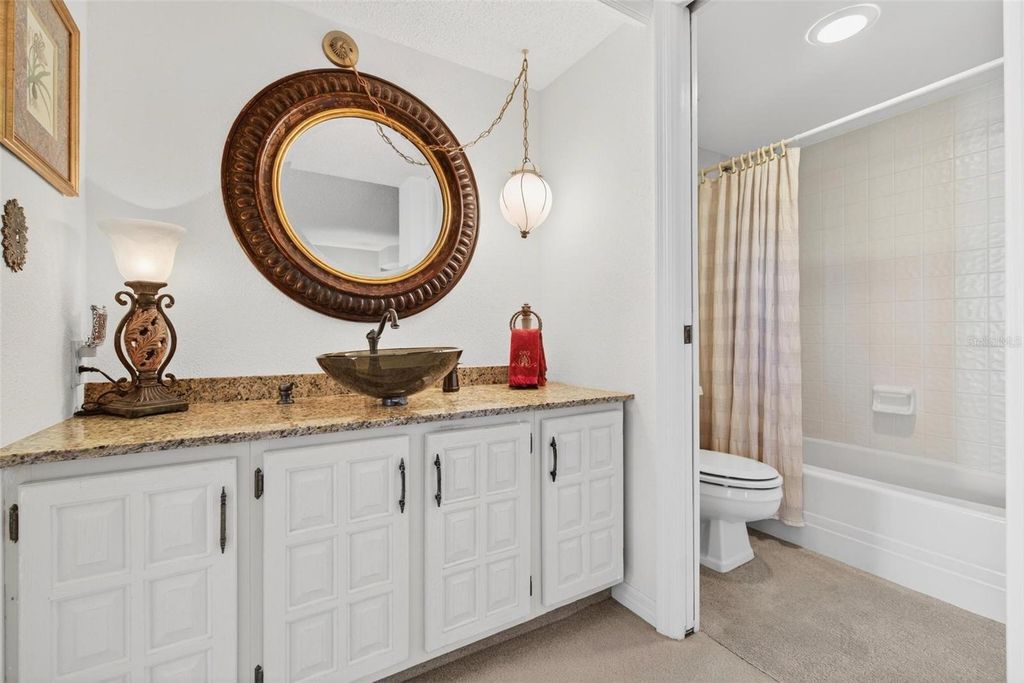 Image 14 of property listing at 14820 RUE DE BAYONNE 302, Clearwater, FL 33762