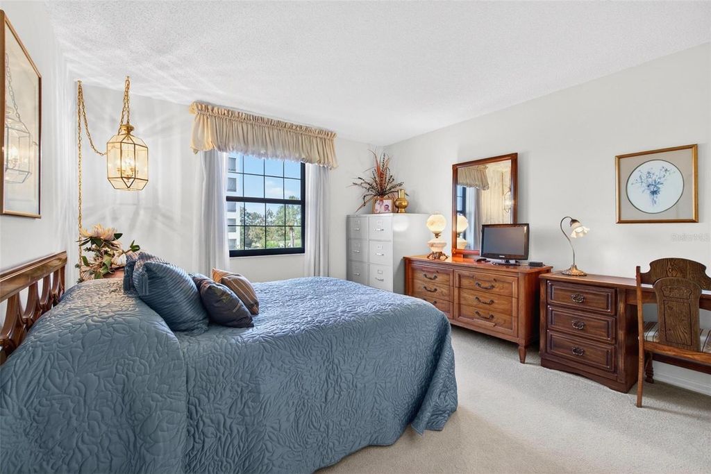 Image 15 of property listing at 14820 RUE DE BAYONNE 302, Clearwater, FL 33762