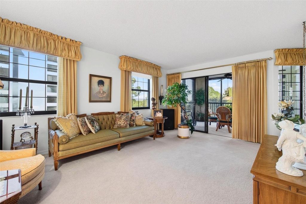 Image 3 of property listing at 14820 RUE DE BAYONNE 302, Clearwater, FL 33762