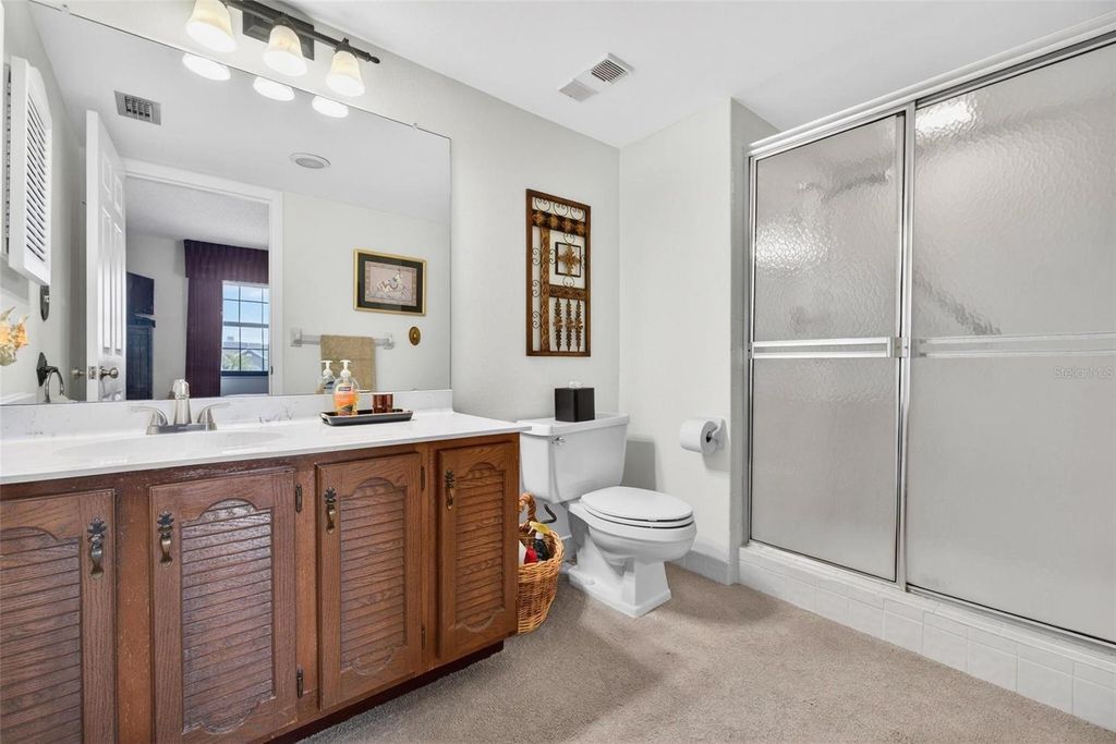 Image 9 of property listing at 14820 RUE DE BAYONNE 302, Clearwater, FL 33762