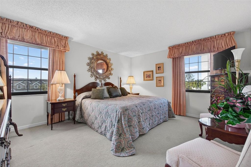 Image 10 of property listing at 14820 RUE DE BAYONNE 302, Clearwater, FL 33762