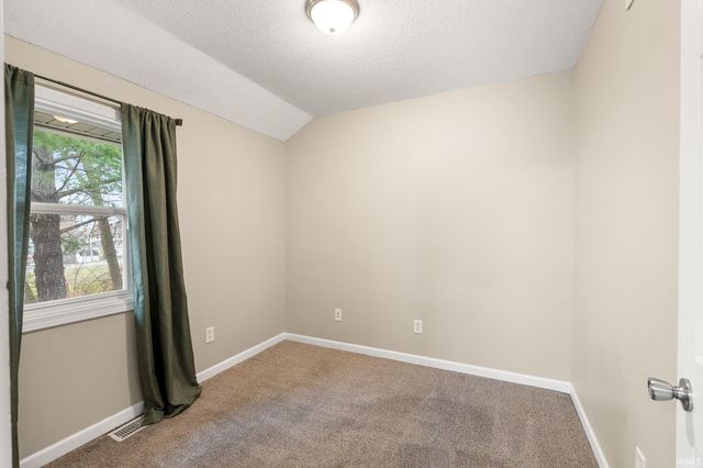 183 W Vine Street, Roanoke, IN 46783