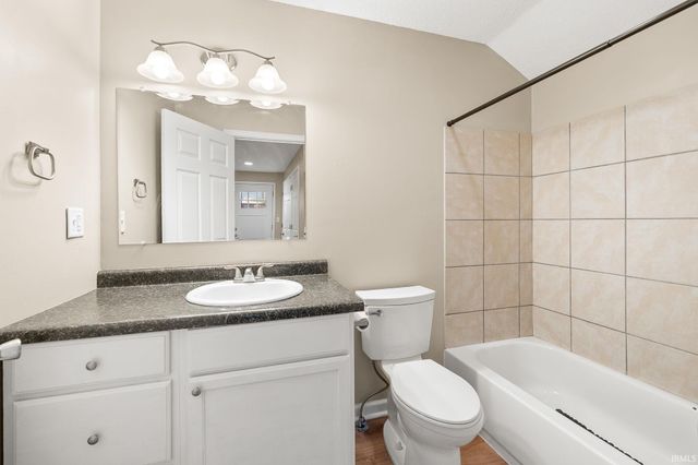 183 W Vine Street, Roanoke, IN 46783