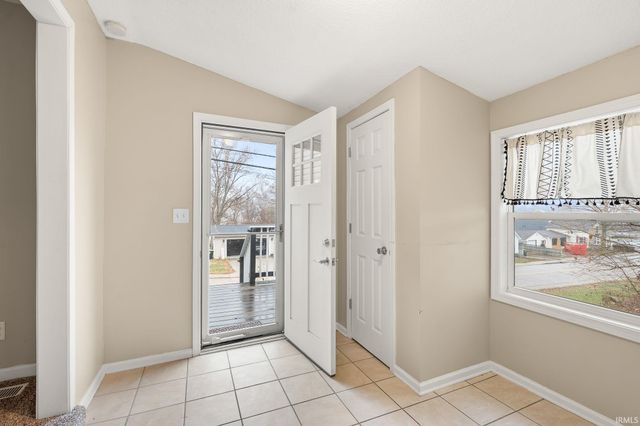 183 W Vine Street, Roanoke, IN 46783