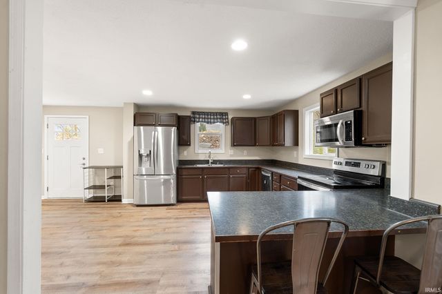 183 W Vine Street, Roanoke, IN 46783