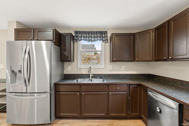 183 W Vine Street, Roanoke, IN 46783