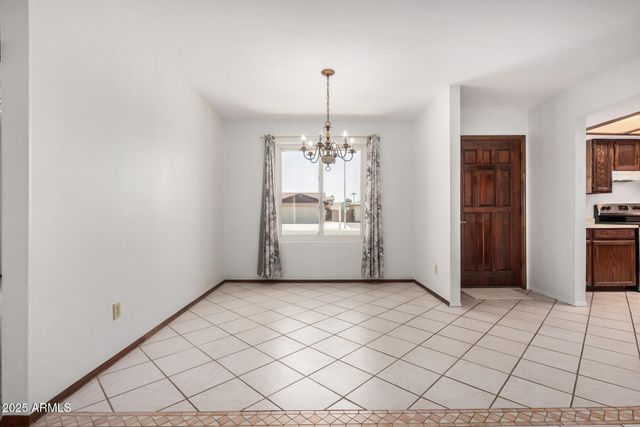 916 W LOUGHLIN Drive, Chandler, AZ 85225