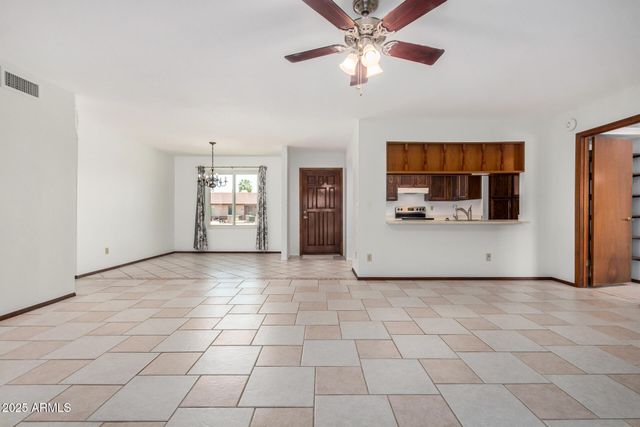 916 W LOUGHLIN Drive, Chandler, AZ 85225