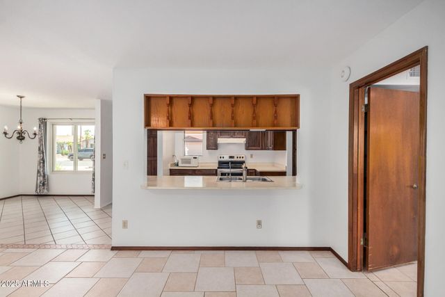 916 W LOUGHLIN Drive, Chandler, AZ 85225