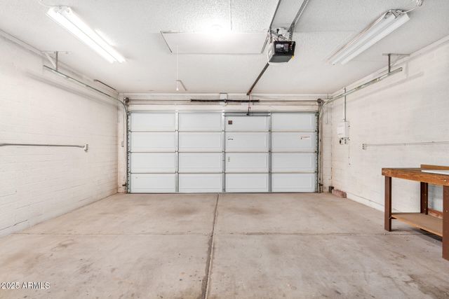 916 W LOUGHLIN Drive, Chandler, AZ 85225