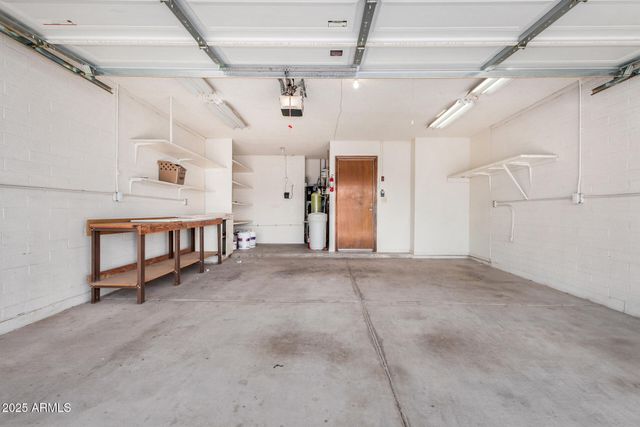 916 W LOUGHLIN Drive, Chandler, AZ 85225