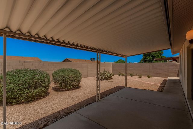 916 W LOUGHLIN Drive, Chandler, AZ 85225