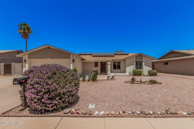 916 W LOUGHLIN Drive, Chandler, AZ 85225