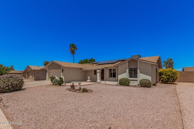 916 W LOUGHLIN Drive, Chandler, AZ 85225