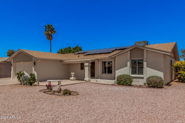 916 W LOUGHLIN Drive, Chandler, AZ 85225