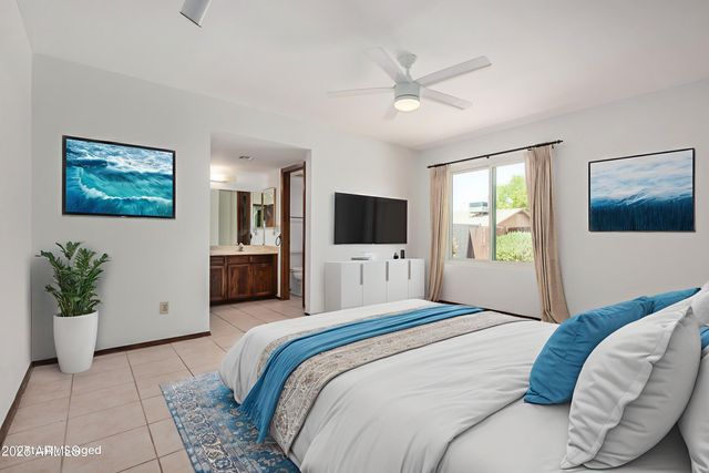 916 W LOUGHLIN Drive, Chandler, AZ 85225