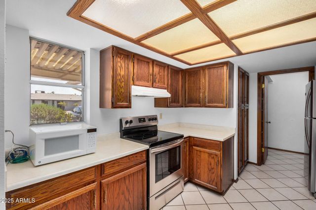 916 W LOUGHLIN Drive, Chandler, AZ 85225